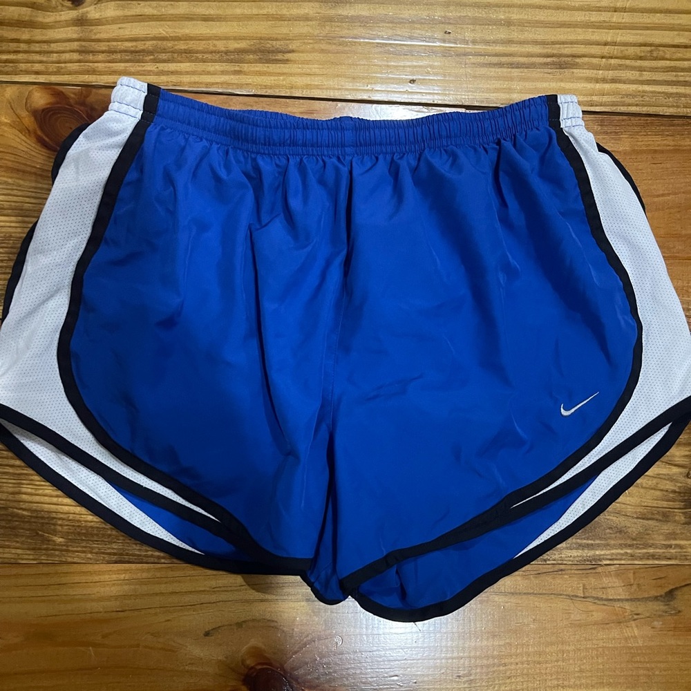 Size LARGE Nike women’s running shorts